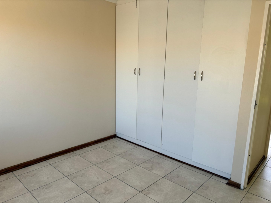 2 Bedroom Property for Sale in Langenhovenpark Free State